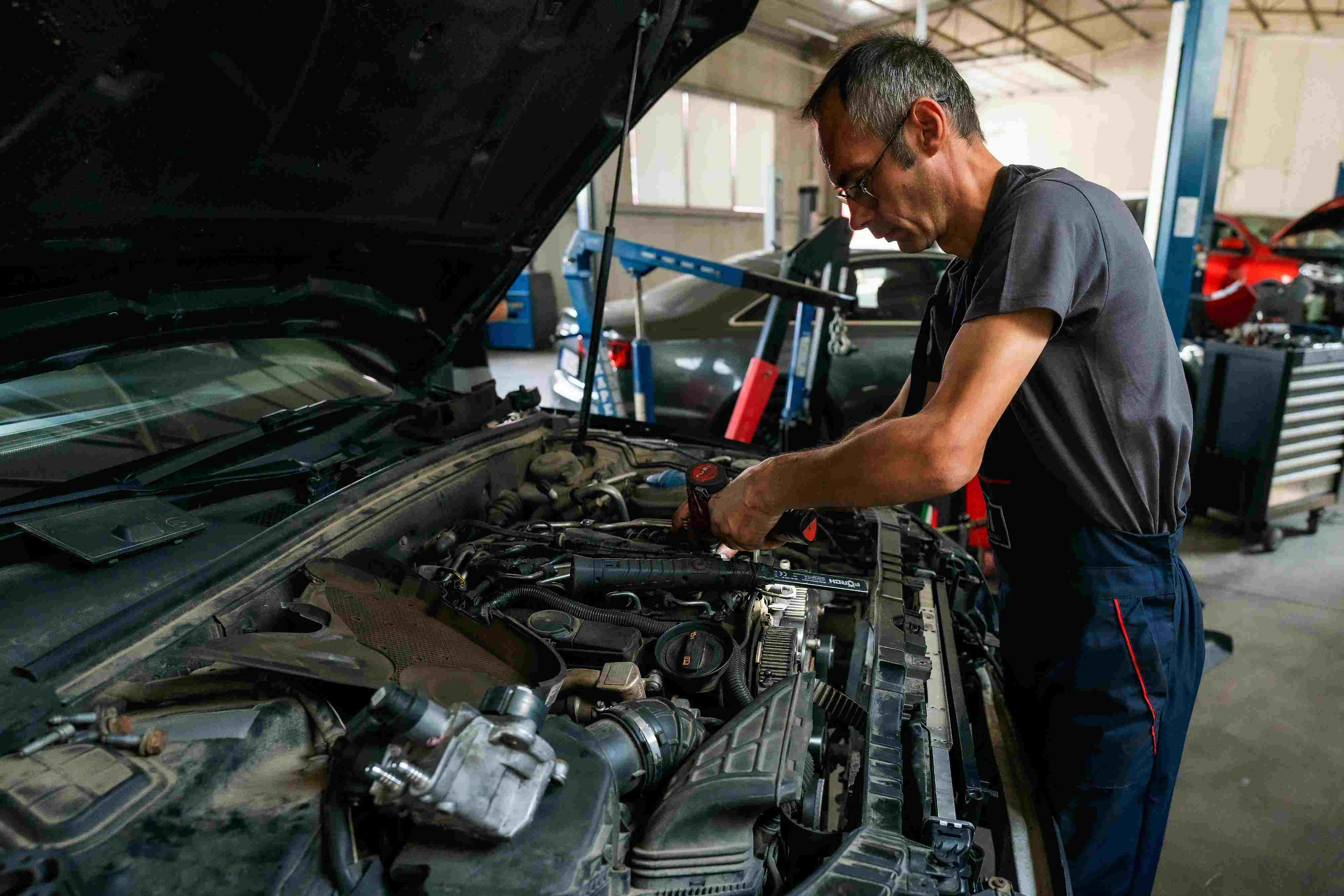 Echipamente auto profesionale Tecuci